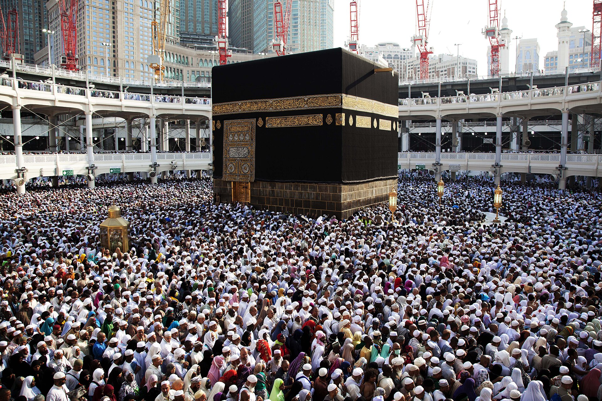 حقيبة العمرة: 20 غرضًا أساسيًا يجب اصطحابها